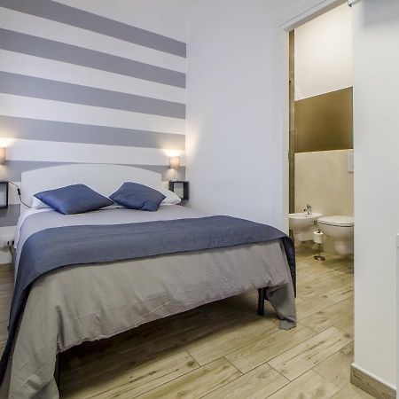 Appartamento Con 2 Camere E 2 Bagni In Centro Con Parcheggio Matera Exterior photo
