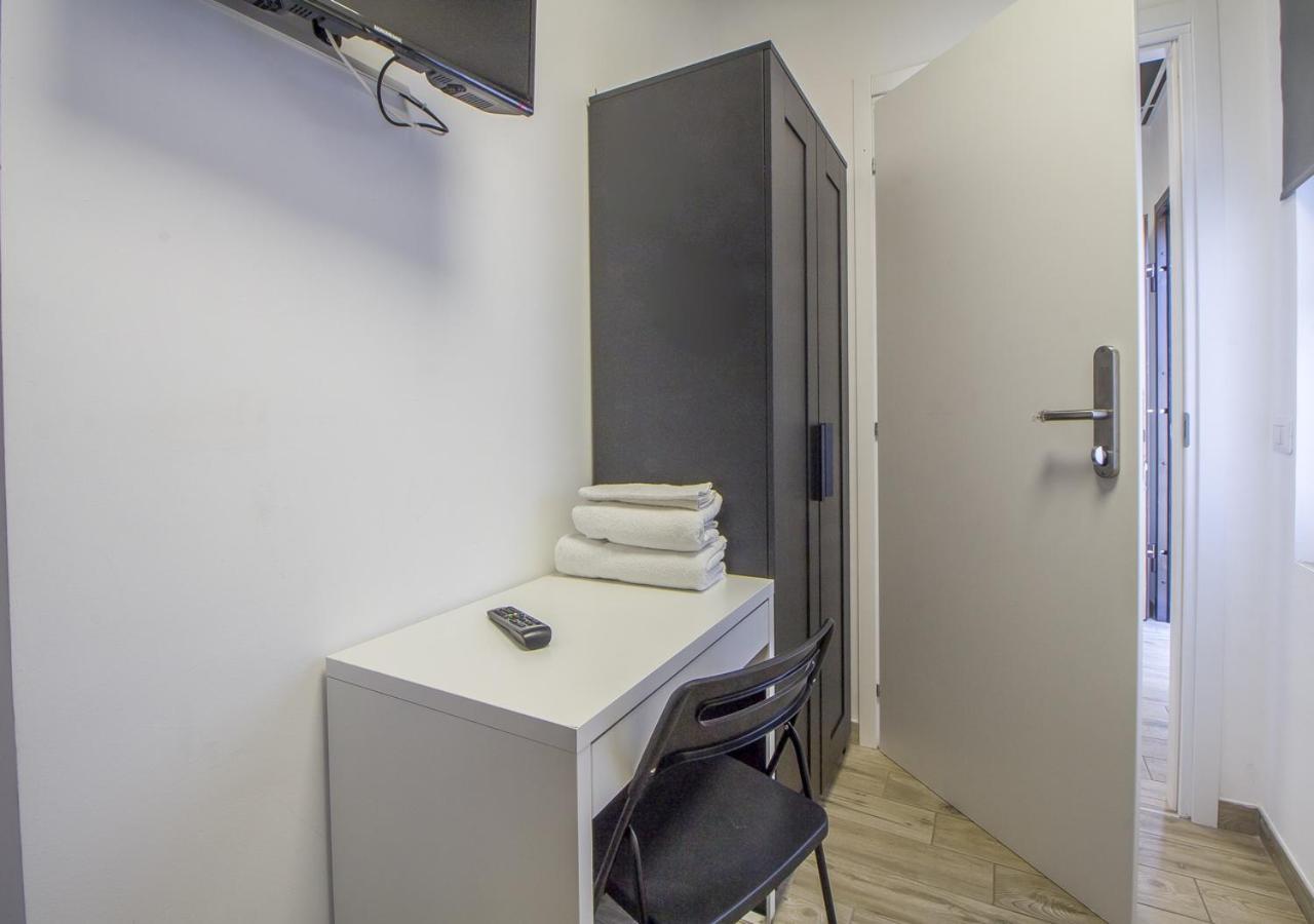 Appartamento Con 2 Camere E 2 Bagni In Centro Con Parcheggio Matera Exterior photo