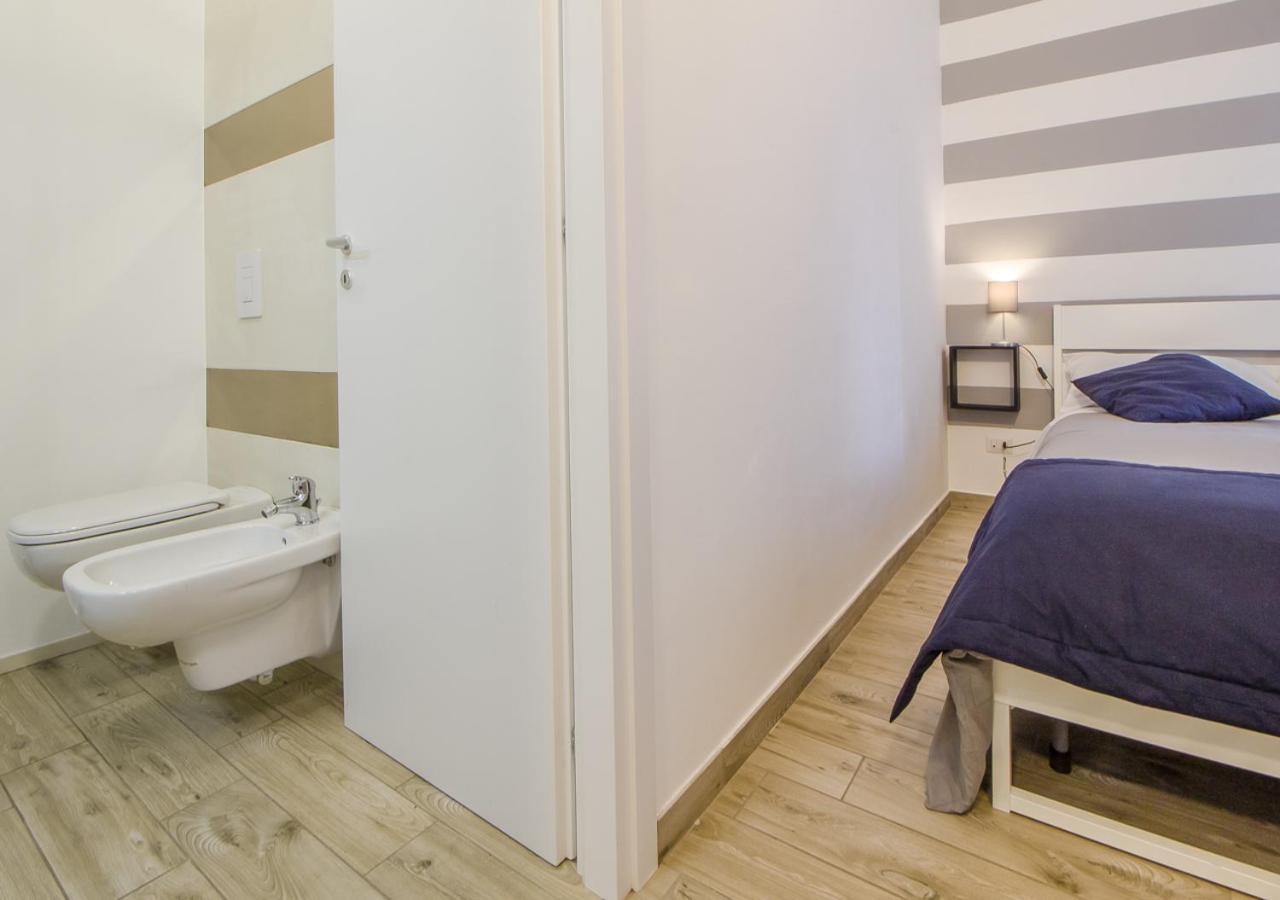 Appartamento Con 2 Camere E 2 Bagni In Centro Con Parcheggio Matera Exterior photo