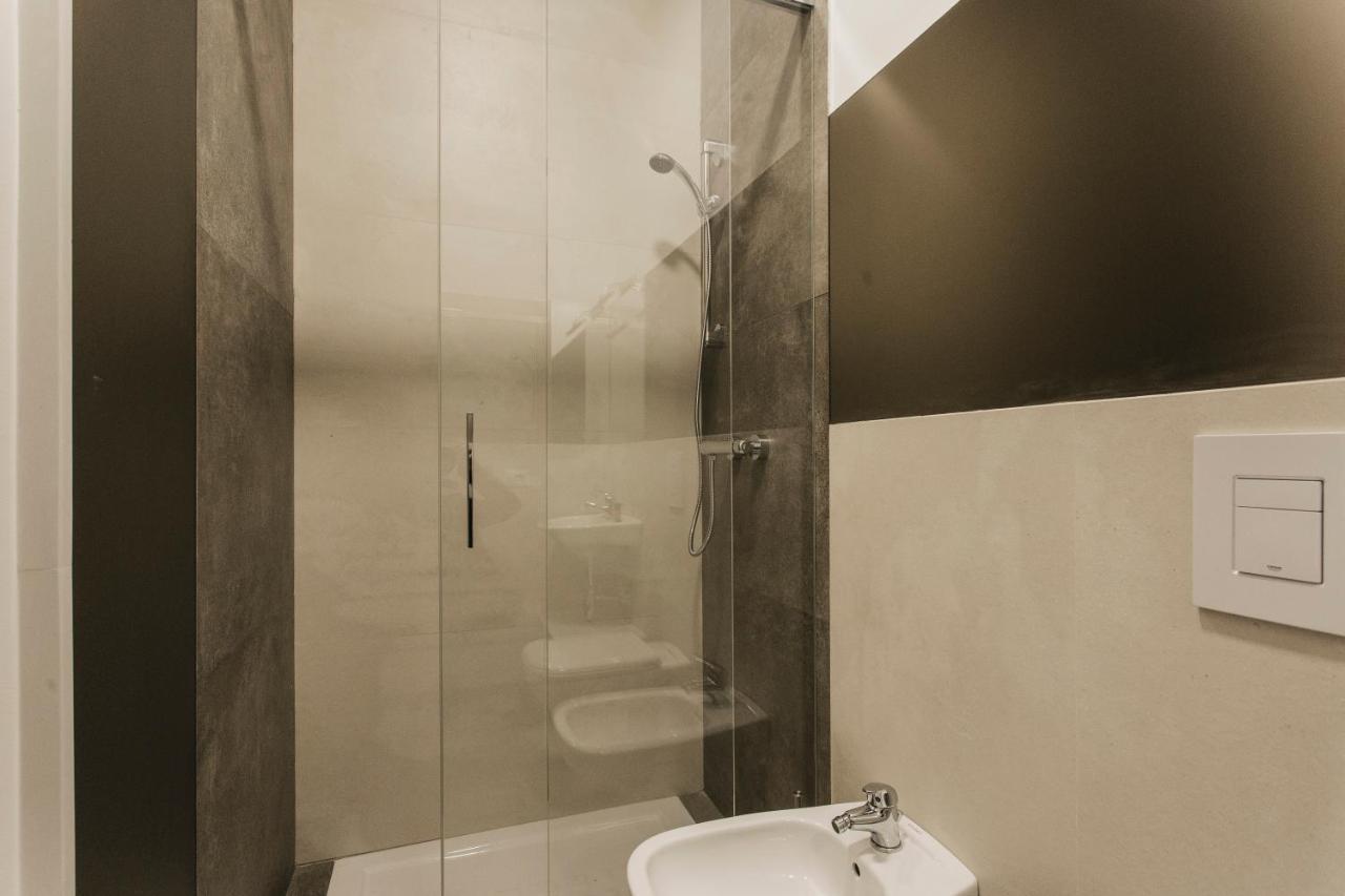 Appartamento Con 2 Camere E 2 Bagni In Centro Con Parcheggio Matera Exterior photo