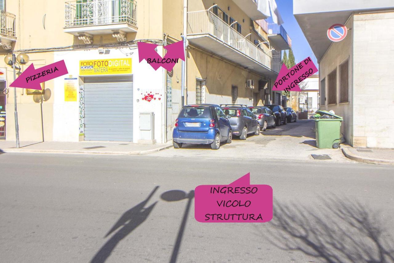 Appartamento Con 2 Camere E 2 Bagni In Centro Con Parcheggio Matera Exterior photo